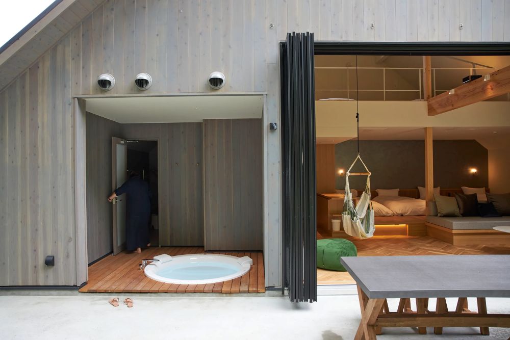 Lazy Inn.　公式