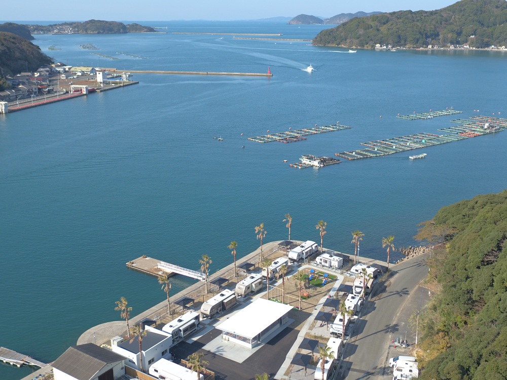 THE TRAILERHOUSE VILLAGE 呼子 SEASIDE公式