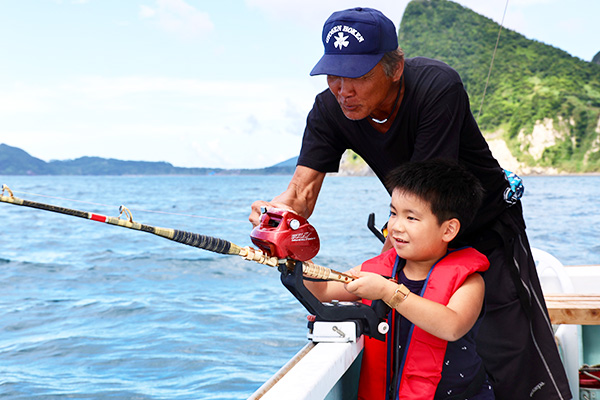 釣り船・民泊「明菜丸」公式