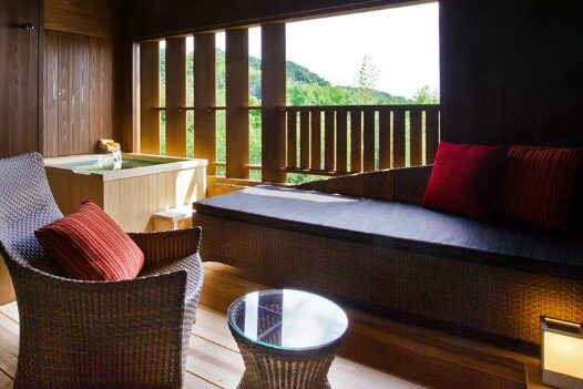 多彩な湯めぐり四季の幸を愛でる宿 湯元館