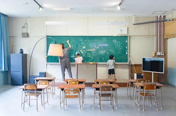 泊まれる学び舎&ジビエBBG「ひみつ基地小塩」