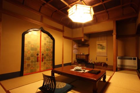 歴史の宿 金具屋