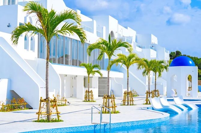 サントリーニHOTEL&VILLAS 宮古島＜伊良部島＞