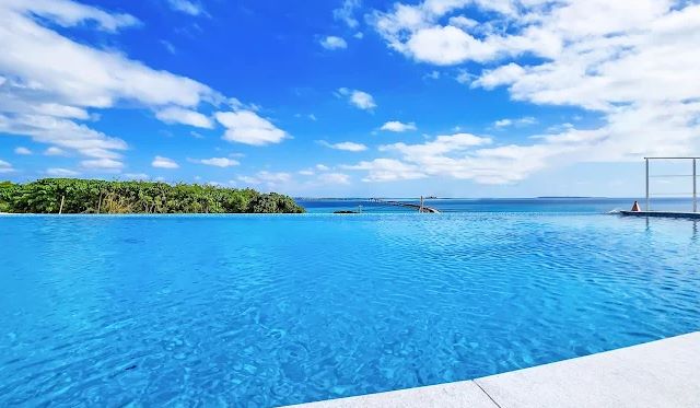 サントリーニHOTEL&VILLAS 宮古島＜伊良部島＞
